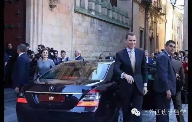 她在萨拉曼卡见到了西班牙国王!